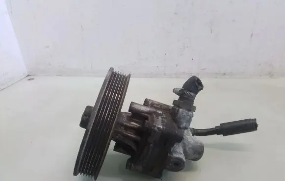 Audi 100 S4 C4 Power steering pump 7681955205