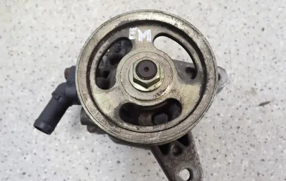 Honda Civic Power steering pump 