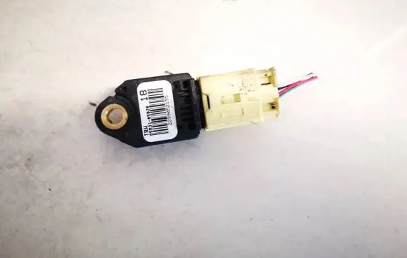 Toyota Verso Airbag deployment crash/impact sensor 8983105020 89831-05020