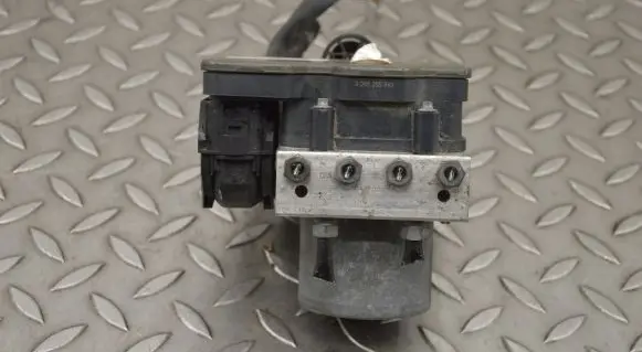 Mercedes-Benz CLS C218 X218 ABS Pump A2124310000