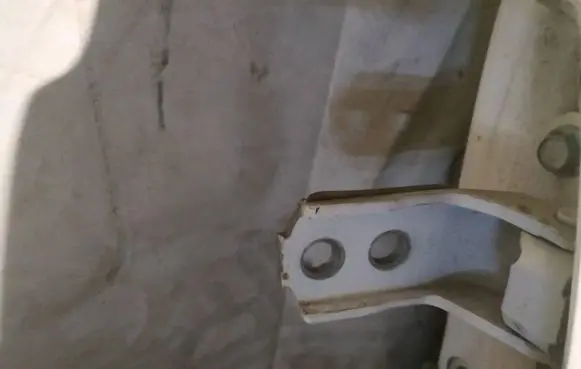 Citroen C1 Front door upper hinge