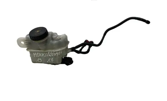 Opel Mokka Brake fluid reservoir 