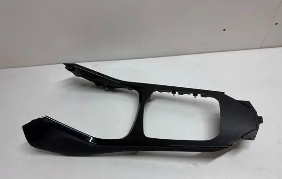 BMW 1 F40 Center console 23378710 5A049E1