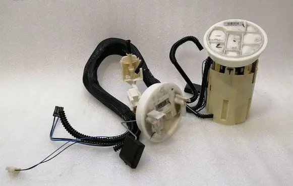 Mercedes-Benz CLS C219 In-tank fuel pump A2114701694