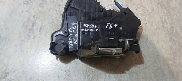 Toyota Avensis T270 Front door lock 