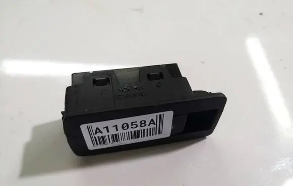 Opel Insignia A Electric window control switch 13301888 211410