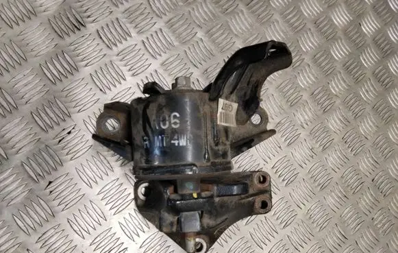 KIA Sorento Engine mount bracket 3M0908