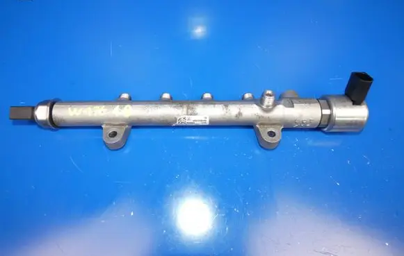 Mercedes-Benz A W176 Fuel main line pipe A6510700495 RD0004