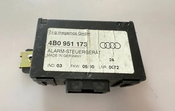 Audi A6 S6 C5 4B Alarm control unit/module 4B0951173