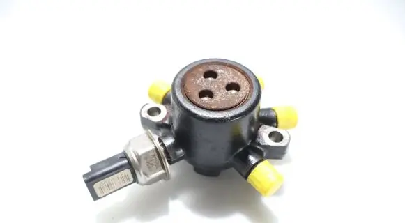 Ford Mondeo MK IV Fuel distributor 