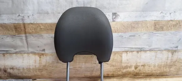 Volvo C30 Front seat headrest 