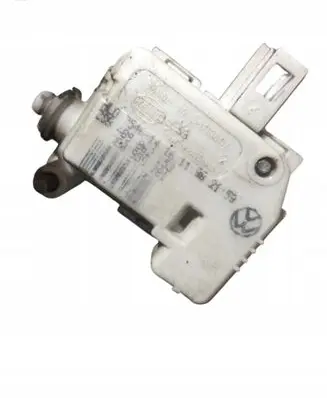 Audi A6 S6 C5 4B Fuel tank cap lock 4B9862153