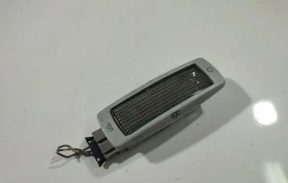 Volkswagen PASSAT B5 Other interior light 3B0947291