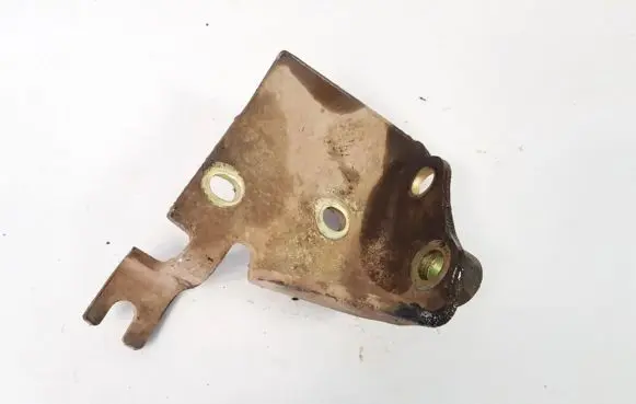 Nissan X-Trail T30 Engine mounting bracket