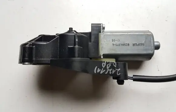 Mercedes-Benz E W212 Seat adjustment motor 0390203367 82584371