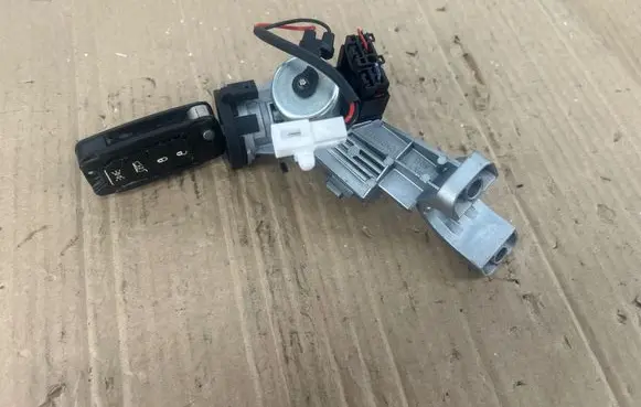 Jeep Renegade Ignition lock 01098401