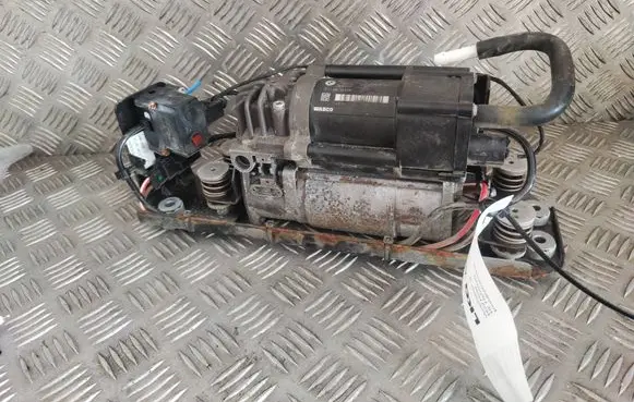 BMW 5 F10 F11 Air suspension compressor/pump 6789450 24449710 036089