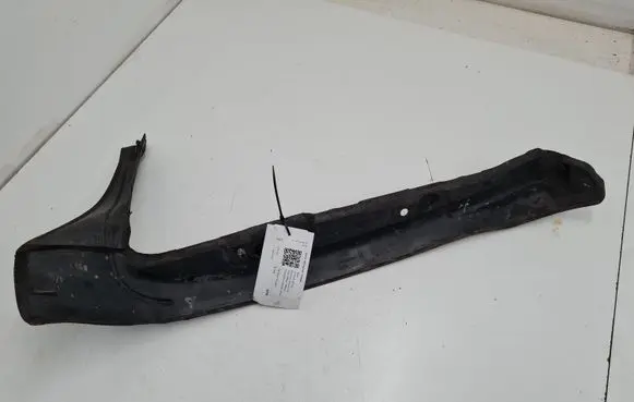 Audi A5 8T 8F Fender end trim 8T0821111A