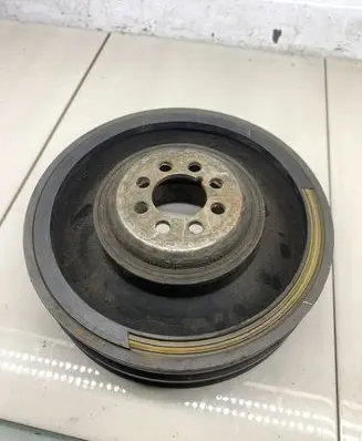 Audi A6 S6 C5 4B Crankshaft pulley 059105251M