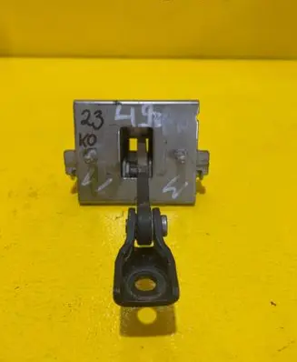 Peugeot 3008 I Front door check strap stopper 