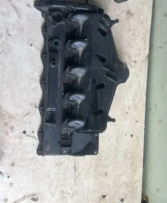Volvo S80 Rocker cam cover 08675978