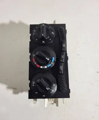 Mercedes-Benz A W168 Climate control unit 1688300485 0140800