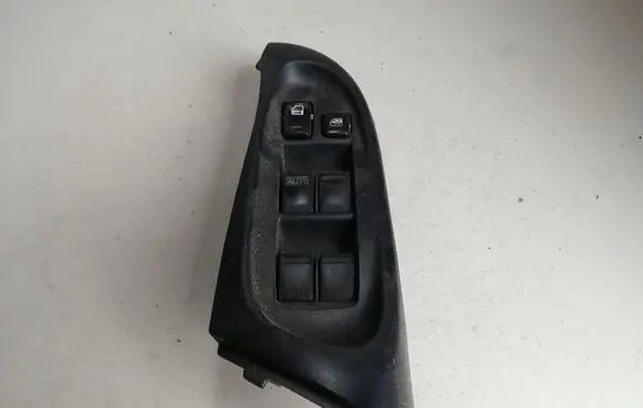 Nissan Almera N16 Electric window control switch 80961