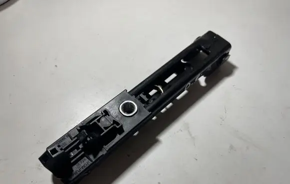 Volkswagen Golf Plus Seat belt adjustment rail 1T0857819B