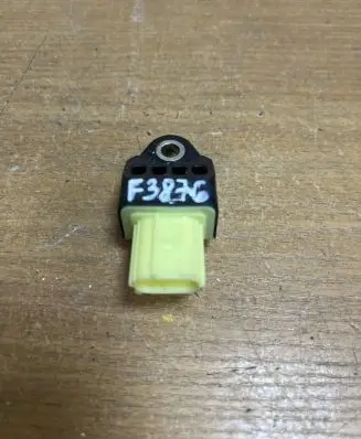 Toyota Prius (XW30) Airbag deployment crash/impact sensor 8983175010 F3876