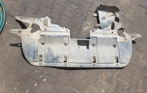 Honda CR-V Engine splash shield/under tray 