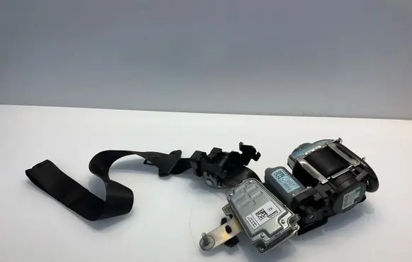 Mercedes-Benz E C207 W207 Front seatbelt A2078604285