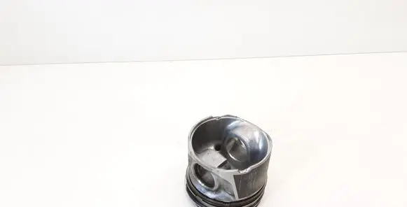 Nissan X-Trail T30 Piston 86L77F061