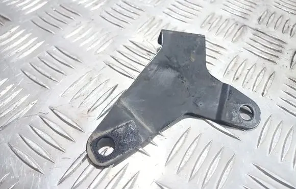 Jaguar XF X250 Power steering pump mounting bracket 