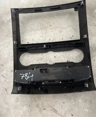 Radio/GPS head unit trim