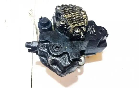 Volvo S60 Fuel injection high pressure pump 0445010043 8689590