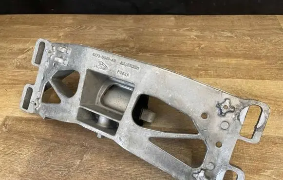 Jaguar XF X260 Engine mount bracket GX73-0506-AC GX73-6A026-MA