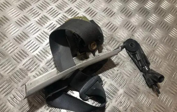 Renault Laguna II Front seatbelt b506014
