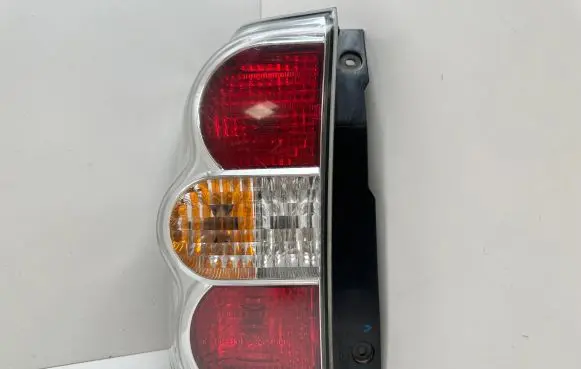 Suzuki Grand Vitara II Rear/tail lights 3560364J1L