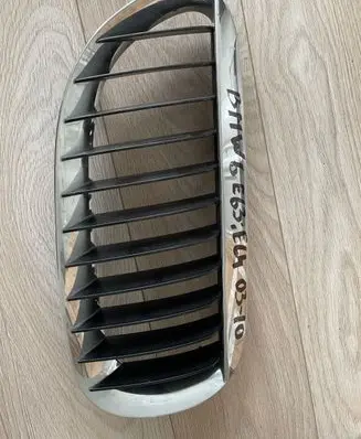 BMW 6 E63 E64 Front bumper upper radiator grill 51137077956