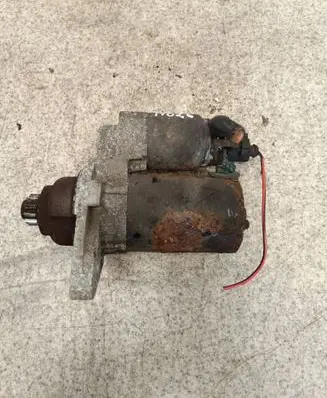 Volkswagen Polo IV 9N3 Starter motor