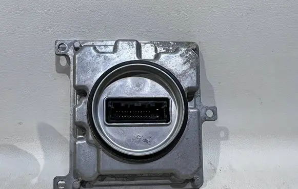 Mazda CX-30 Xenon control unit/module DFR5-67890