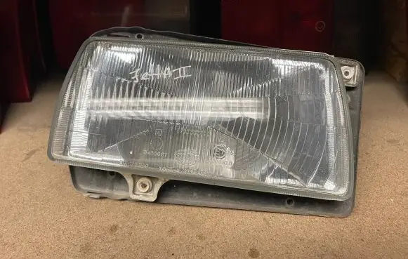Volkswagen Jetta II Headlight/headlamp 301129050