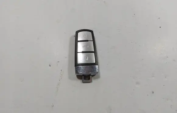 Volkswagen PASSAT B7 Ignition key/card 