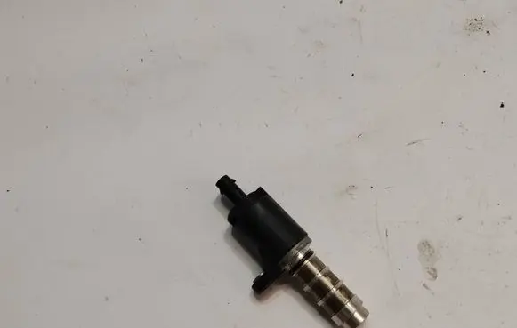 Peugeot 3008 II Camshaft vanos timing valve 9812046280 13152446