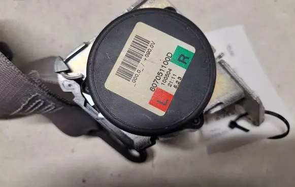 BMW 3 E90 E91 Rear seatbelt 607051100D 100504