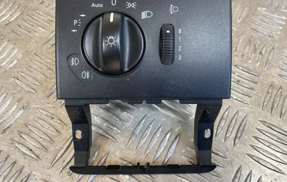 Mercedes-Benz Vito Viano W639 Light switch A6395450404 ZGS003