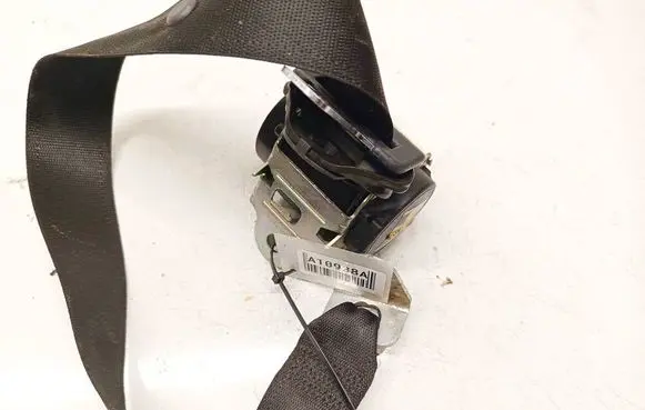 Rear seatbelt