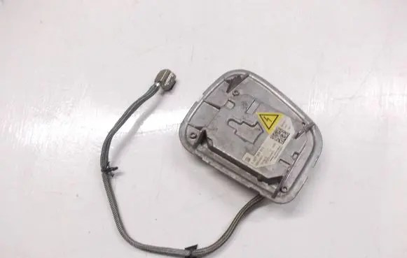 Volvo V50 Xenon control unit/module 1307329210 10EEG100433