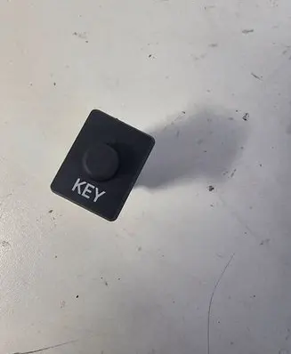 Toyota Prius (NHW20) Other switches/knobs/shifts 15A257