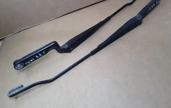Volkswagen Polo III 6N 6N2 6NF Front wiper blade arm 6N1955409 6N1955410
